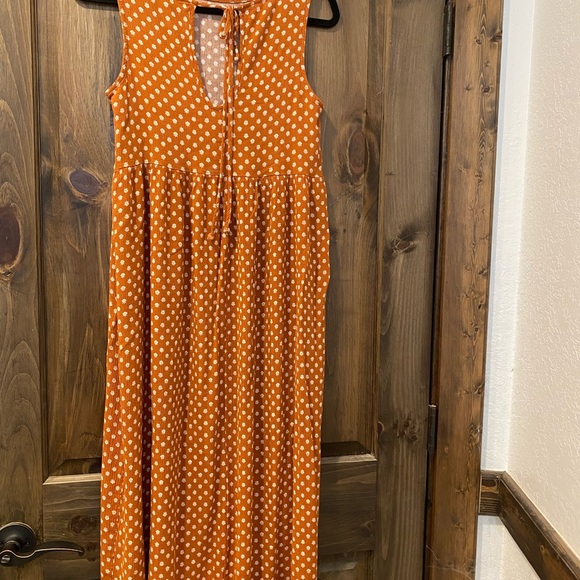 Carly Jean Los Angeles Orange Pleated Sundress - Picture 3 of 5
